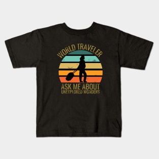 World traveler - traveller addict - travel addict - Travel the world Kids T-Shirt